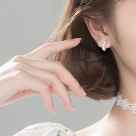 SLUYNZ 925 Sterling Silver Flower Hoop Earrings Huggie for Women Small Cute Daisy Earrings Piercing Earrings Helix, Sterling Silver