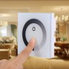 Controlador de Interruptor de Pared con Atenuador de Panel Táctil