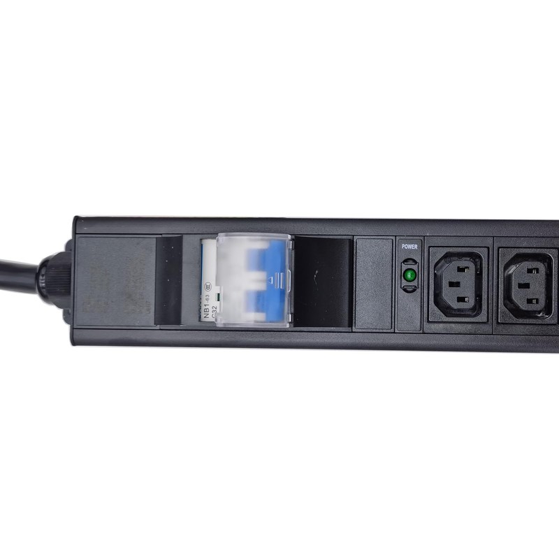 8way C13 C19 30A 120V-240V Metered PDU Current Volts Digital