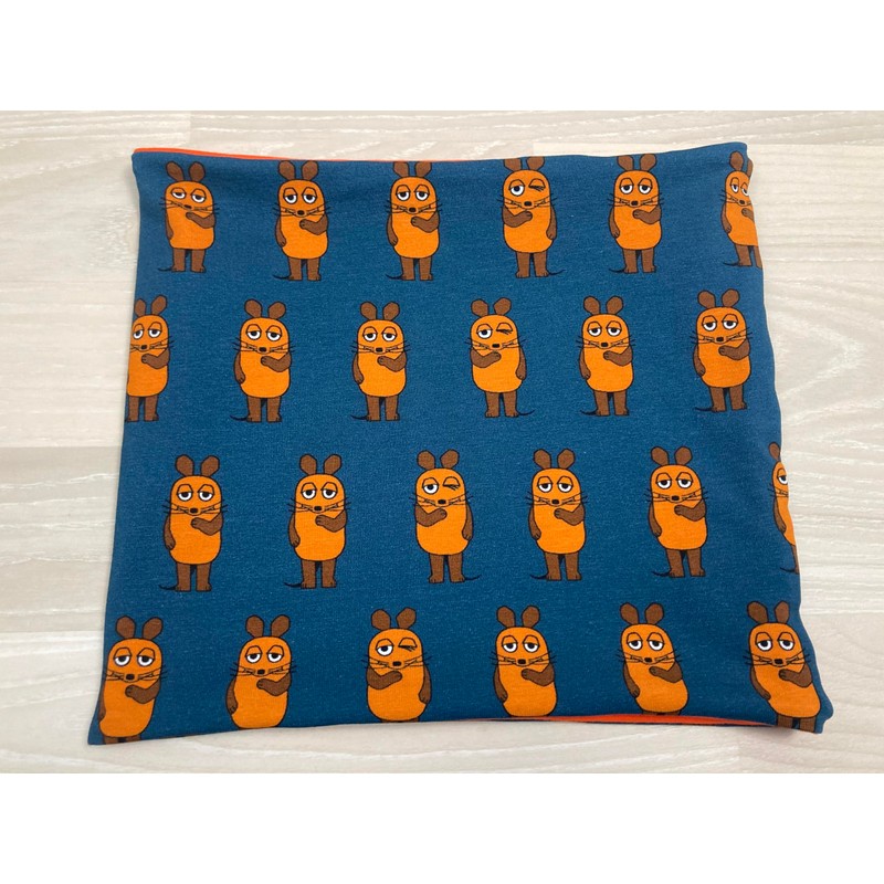Schal aus Baumwolljersey mit der Maus auf dunkelblau, verschiedene Formen: