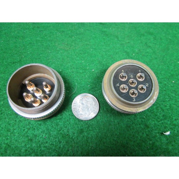 (1) ARC-5 274N 5577 SOCKET for PL-151 9123 6784 NOS