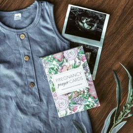 DUNCAN & STONE PAPER CO. 20 Pregnancy Milestone Cards – Weekly Prayer, Bible Verse Pregnancy Card w/Stand - 42 Weeks Pregnancy Milestone Signs - New Mom Essentials