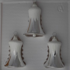 Lauschaer Glas Christmas Tree Decoration Bells Small with Beater Silver with Snow Roof Decoration Pack of 3 Diameter 5 cm Christmas Tree Decorations Mouth-Blown Hand Decorated