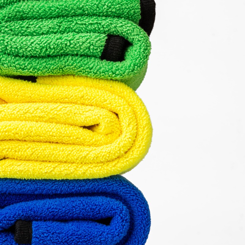 U4T Premium Car Cleaning Kit: Large Microfibre Cloth used as