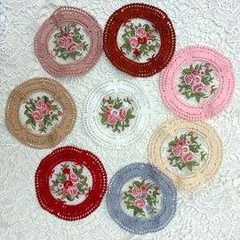 SYSUII Pack of 4 Lace Doilies Lace Coasters Round Vintage Lace Placemats Knitted Tablecloth Flowers Small Table Runner Handmade Doilies for Kitchen, Dining Room, Wedding, Tea Party, Beige
