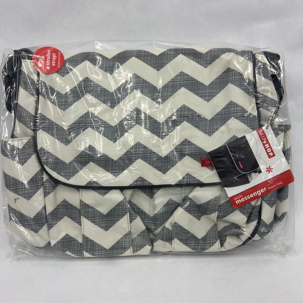 Skip Hop Dash Signature Diaper Bag Gray & White Chevron