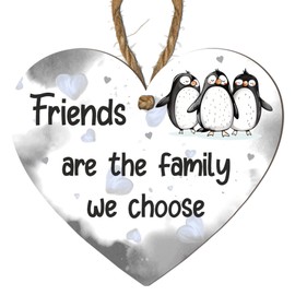 Friends Are The Family We Choose - Heart Plaque with Penguins Design | Adorable Friendship Gift | Cute Hanging Wall Decor for Best Friends | Thoughtful Friend Appreciation Sign