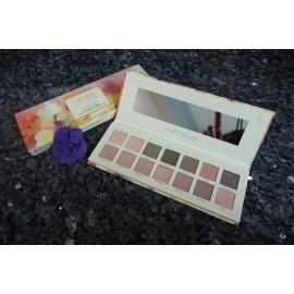 Laura Geller favorite flowers  eyeshadow palette new in box full size