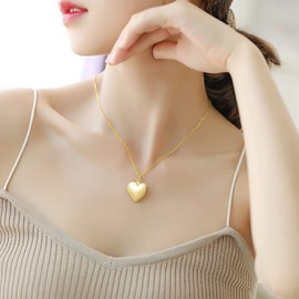 PHOCKSIN Gold Heart Lockets Necklace for Girlfriend Locket Necklaces that Holds 2 Pictures Memorial Lockets for Women