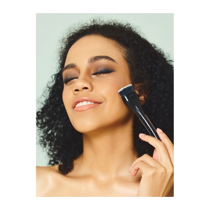 011 Flat Foundation Brush / 011 납작 파운데이션 브러쉬