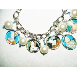 HENRY VIII AND TUDOR WIVES CHARM BRACELET SILVER PLATED HISTORICAL KING AND QUEEN