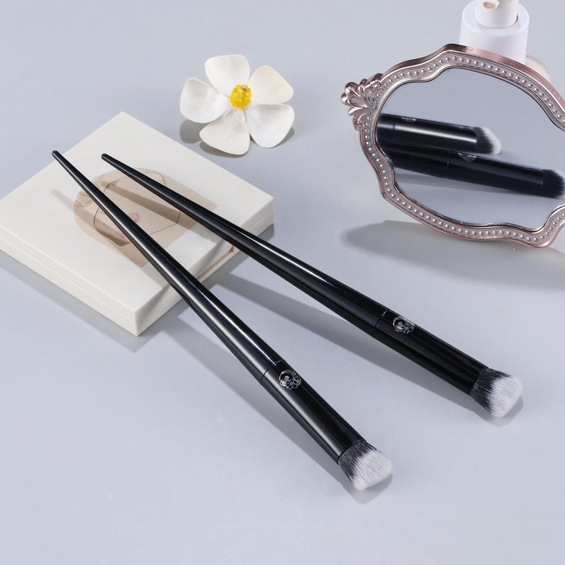 ENERGY Concealer Brush– Angled Synthetic Bristles for Seamless Under Eye