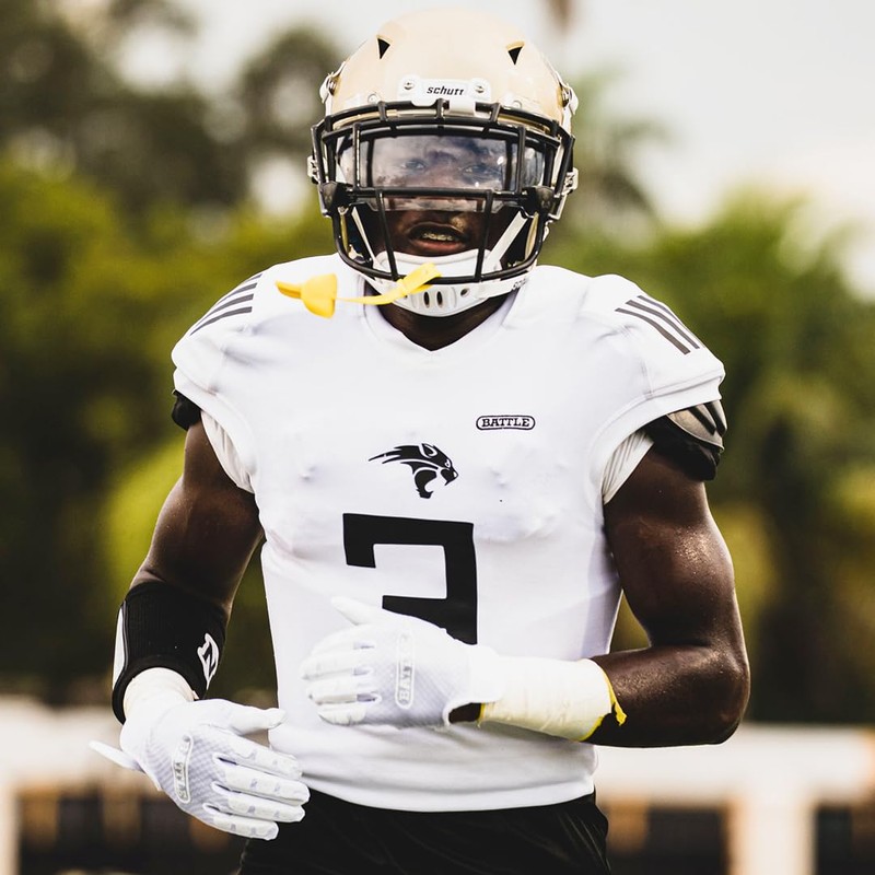 Battle Triple Threat Youth Receiver Gloves - Charcoal, Large