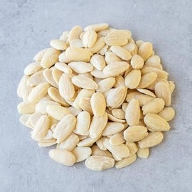 US Snacks Raw Blanched Almonds - Perfect for Baking & Confectionery Creations (1 Pound, Blanched Split)