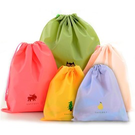 BINGONE Juego de 5 bolsas impermeables con cordón de polietileno, plegables, para deportes, hogar, viajes, almacenamiento
