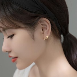 Sweet Heart Climber Crawler Stud Earrings for Women Girls 925 Sterling Silver Minimalist Helix Twist Huggie Hoops Cuffs Cartilage Wrap Earring Piercing Fashion Jewelry (Gold)