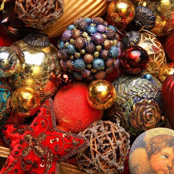 Wooden Christmas Jigsaw Puzzle - Colorful Christmas Ornaments - 248 Unique Wooden Pieces - Made in The USA by Nautilus Puzzles