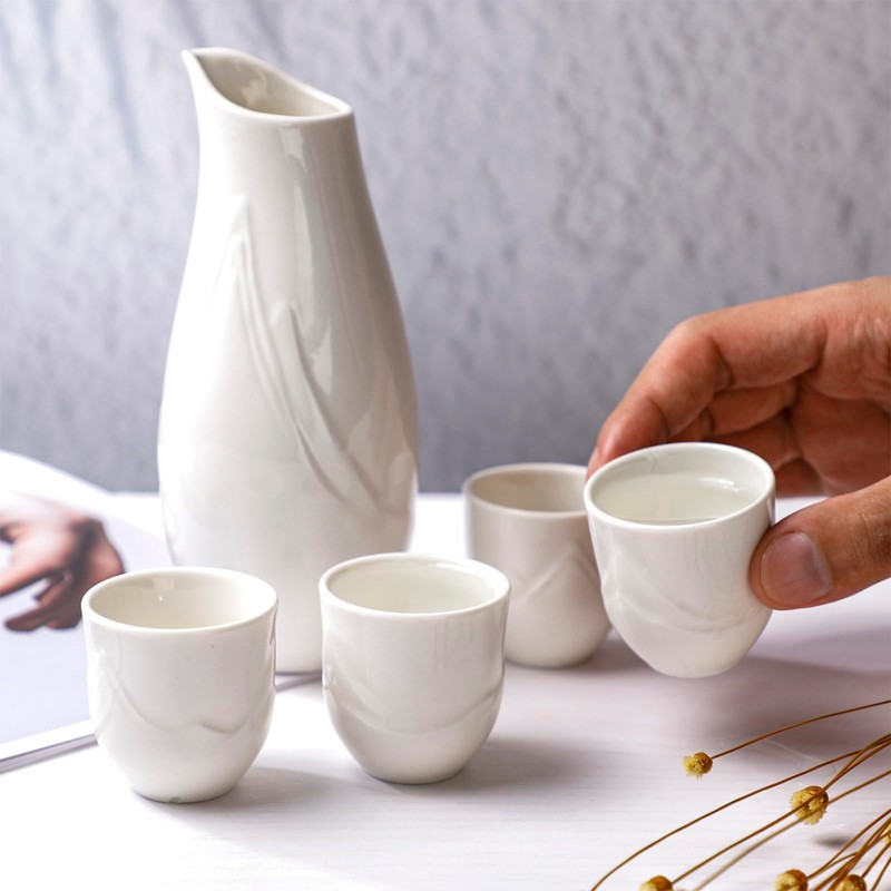 5 Pieces Japanese Sake Set,Ceramic Sake Set with 1 Tokkuri