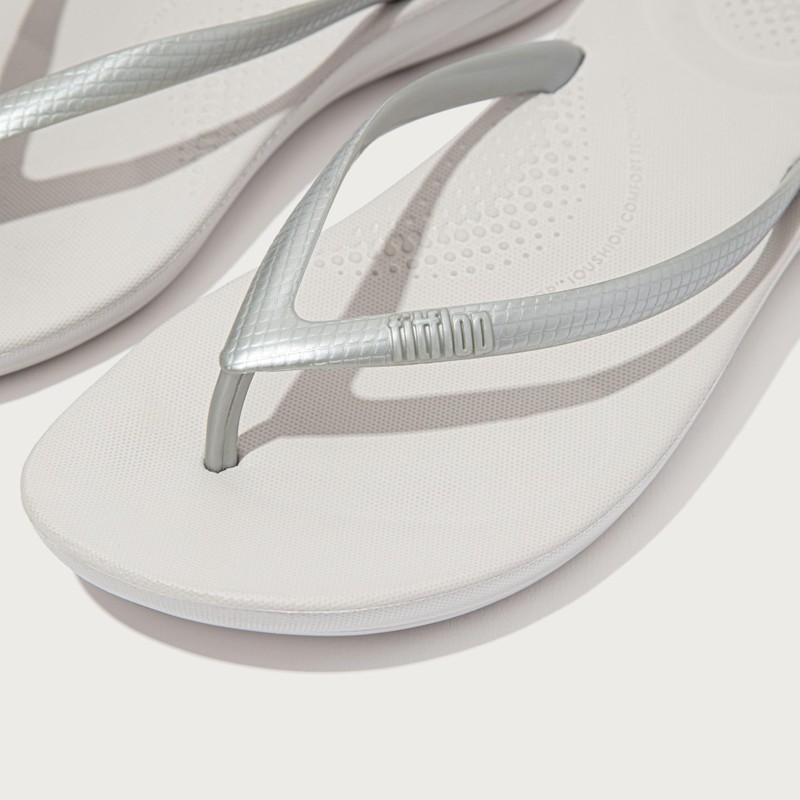 FitFlop - Iqushion Chancletas súper ergonómicas Mujer, Plateado, 5 B(M)