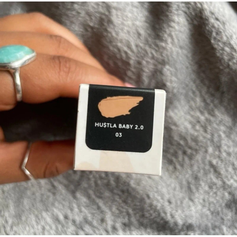 Iluminador Liquido Tono Chiffon De Fenty Beauty Dorado