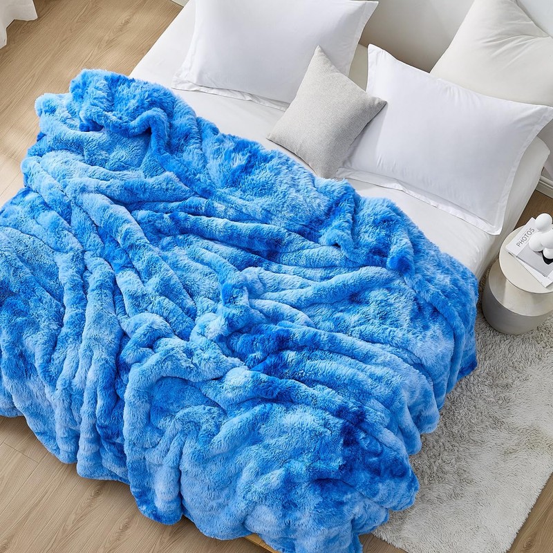 Coma Inducer Snowball Chunky Bunny Queen Blanket - Cloudy Day
