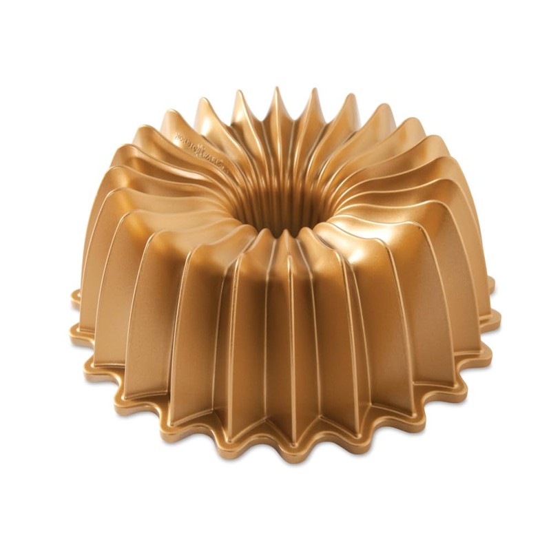 Nordic Ware Brilliance Bundt, 10 Cup, Gold