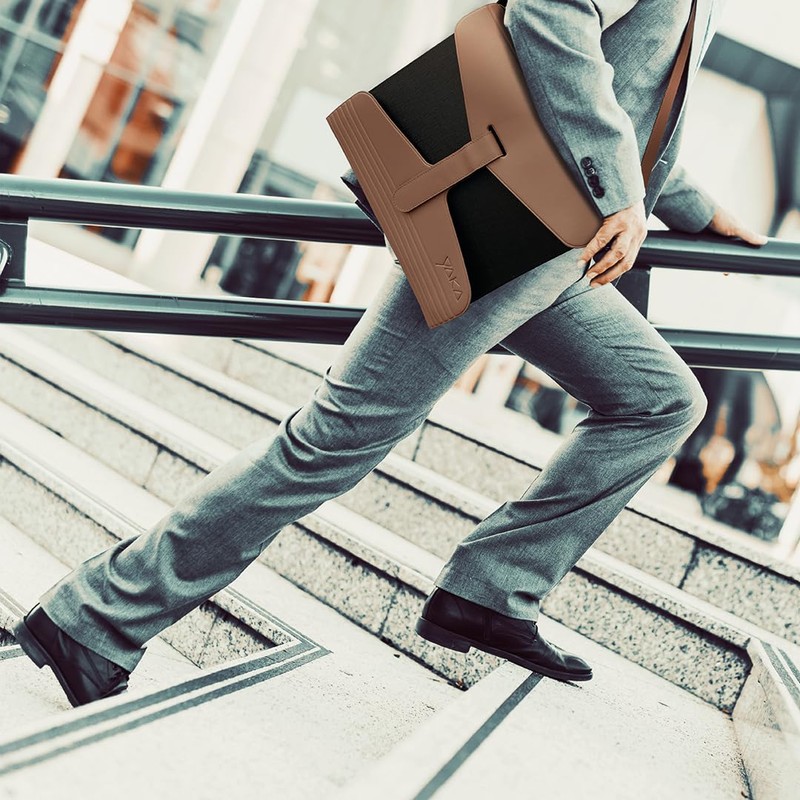 YAKA Brown A4 Folder and Document Holder - Adjustable Shoulder