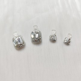 KKUUOO Press on Toenails Silver Glitter Fake Toe Nails Full Cover False Toenails Square Acrylic Toenails with Rhinestone Design Summer Press on Toenails Shiny Artificial Toenails for Women Girls 24Pcs