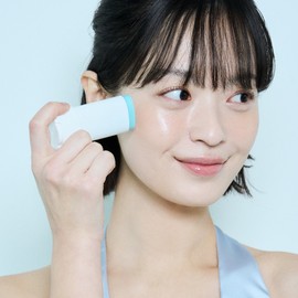 SKIN1004 [선케어 올인원] 히알루-시카 워터핏 선세럼 50ml + 히알루-시카 실키핏 선스틱 20g [Sun Care All-in-One] Hyalu-Cica Water Fit Sun Serum 50ml + Hyalu-Cica Silky Fit Sun Stick 20g