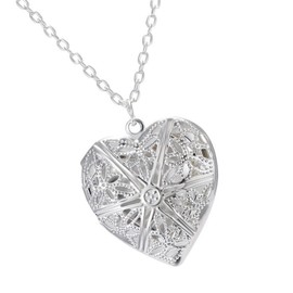 COLLBATH Heart Shape Photo Frame Pendant Necklace Jewelry Alloy Necklace for Women Day Fashion Accessory