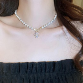 AIFUYUDM Pearl Necklaces for Women, Birthday Gifts for Women Fashion Artificial Pearl Necklace Women's White Pearls Necklace Choker for Brides Wedding Party Accessories, Mothers Day Gifts for Mum