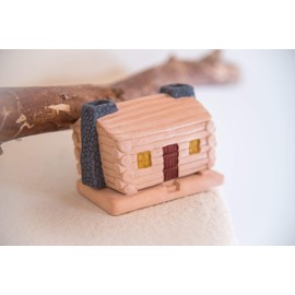 Incienso de Santa Fe - Log Cabin Natural Wood Incense Burner, Includes 20 Piñon Incense Bricks