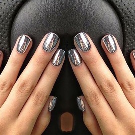 White Sliver Press on Nails Short Square, SWEKKE Mirror Metal Glossy Fake Nails Acrylic Nails with Bling Design, Fall Winter Glue on Nails for Daily Party Wear, False Nails Press ons in24 PCS