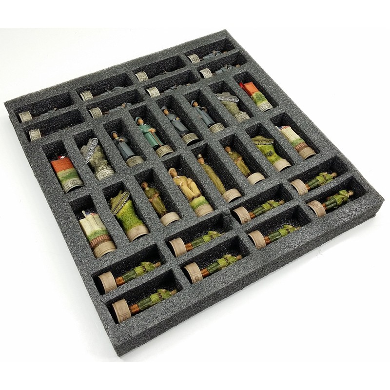 World War 2 WW2 Set of Chess Men Pieces Hand