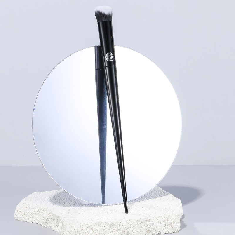 ENERGY Concealer Brush– Angled Synthetic Bristles for Seamless Under Eye