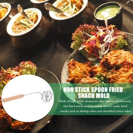 UPKOCH Swedish with Handle Rosette Iron with Wooden Handle Ravioli Empan Adapress Flower Shape Rosette Cutter Press Moulds Waffle Iron for Baking Non-Stick Dough Press Square Waffle Moulds