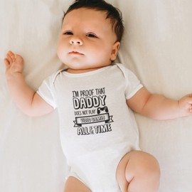 SMARTYPANTS I'm Proof That Daddy Does Not Play Video Games All The Time Babygrow - Dad Father's Day Birthday Baby Grow Romper Sleepsuit Bodysuit Infant Vest Gift Present (White Prime, 3-6 Months)