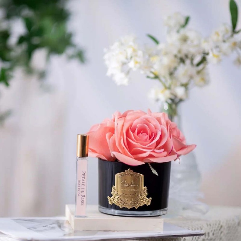 Cote Noire-Five Roses in Black and White Peach