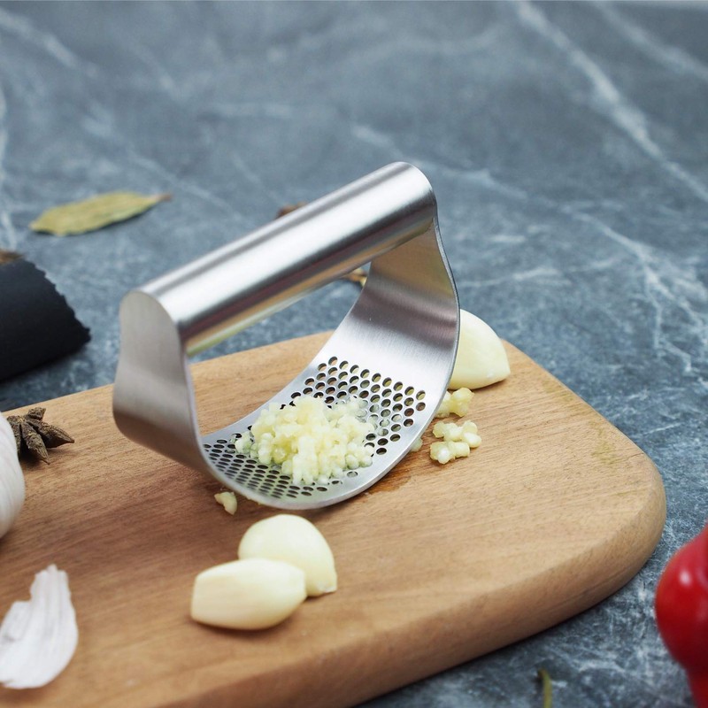 GuDoQi Garlic Press Rocker, Stainless Steel Garlic Mincer Garlic Crusher,