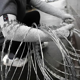 NIHUIFDPY 2PCS Cut Resistant Safety Arm Sleeves, Level 5 Arm Protection Sleeves, Anti Cut Guard Bracers Protector Forearm Wrist Arm Protector Work Sleeve For Garden Kitchen Work (40cm-NO Thumb Hole)