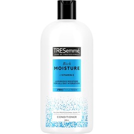 TRESemmé Moisture Rich Conditioner with Vitamin E – For Dry, Damaged Hair (900ml)