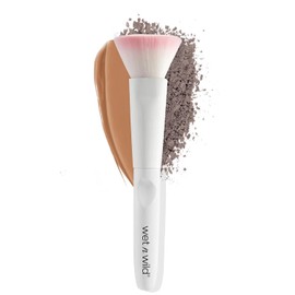 Wet n Wild Brocha para Maquillaje con Parte Superior Plana – Brocha Profesional para Base, Polvos y Contorno, Cerdas Suaves y Densas, Maquillaje Uniforme y Acabado Impecable