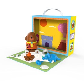 Hey Duggee Secret Surprise Take and Play Figurine Set With Cardboard Duggee Themed Backdrop - Dinosaurs with Duggee. 3 Ways to Play!, Multicolor (2172)