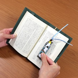 Chikou 50102006 Die-Cut Slim Penguin Bookmark