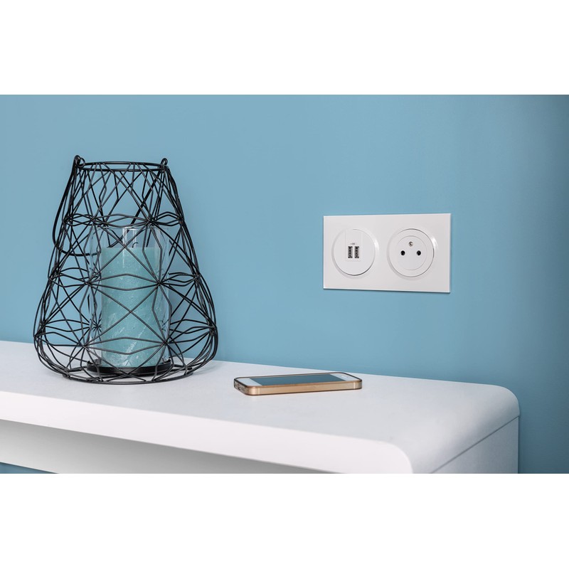 LEGRAND - 16 Amp Electric Wall Socket with Ground Surface
