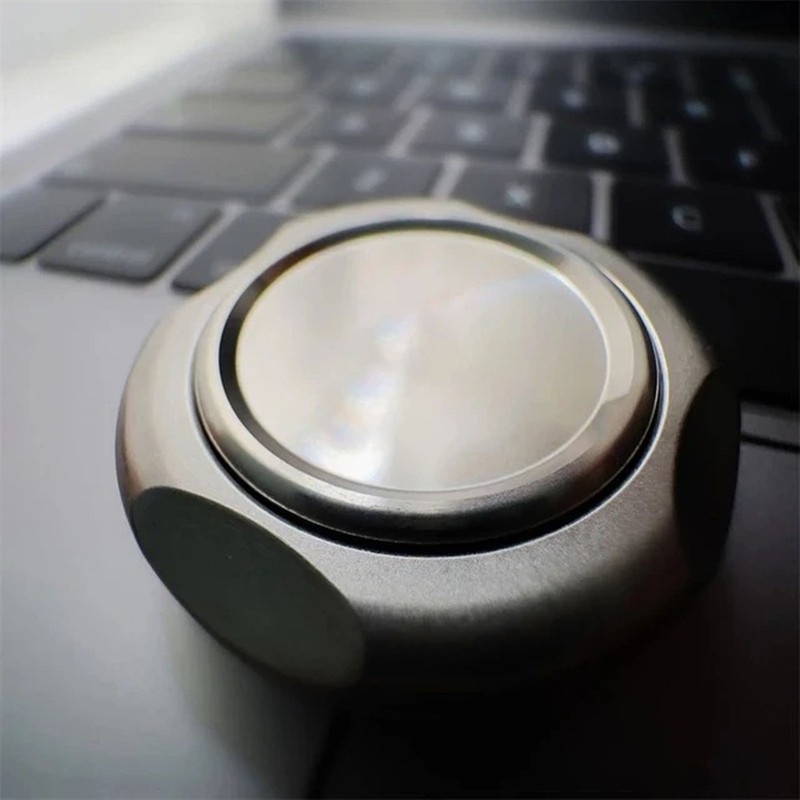 Magnetic Haptic Coin Silent Stainless Steel Flipped Fingertip Toy Rotatable