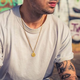 murtoo Compass Pendant Necklace for Men Women, Silver Gold Stainless Steel Mens Necklaces Chain with Compass, Stylish Jewelry Gift for Him Her (20+2 Inches, Gold, Lost Circle)