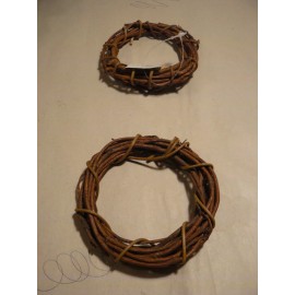 4" GRAPEVINE - Julie's BURR Acorns & Wannut Nut House