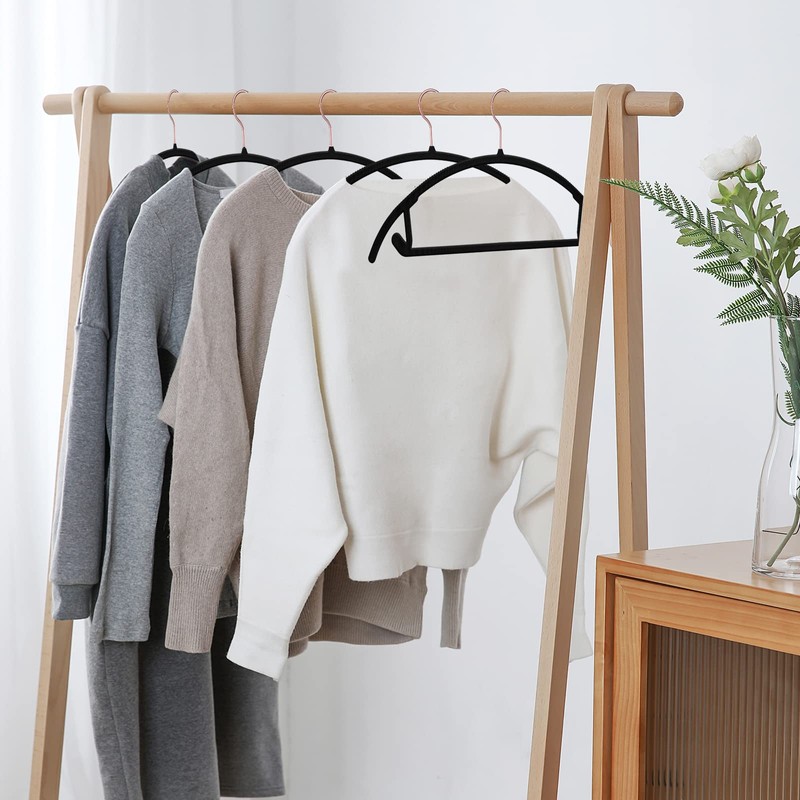 OIKA Hangers 50 Pack No Shoulder Bump - Space Saving