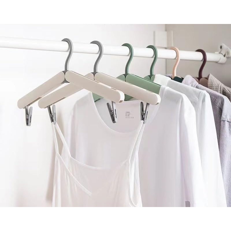 4 Pack Travel Hangers,Foldable Hangers,with Hidden Clips,Lightweight and Portable,Space Saving,Suitable